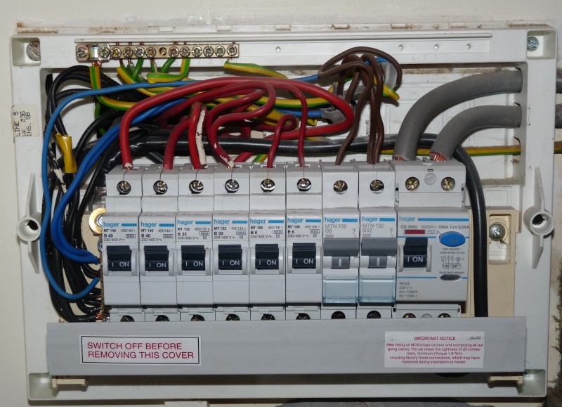 Images Learn/28_WC_2001_PF_Nicholls_Open_Consumer_Unit.jpg